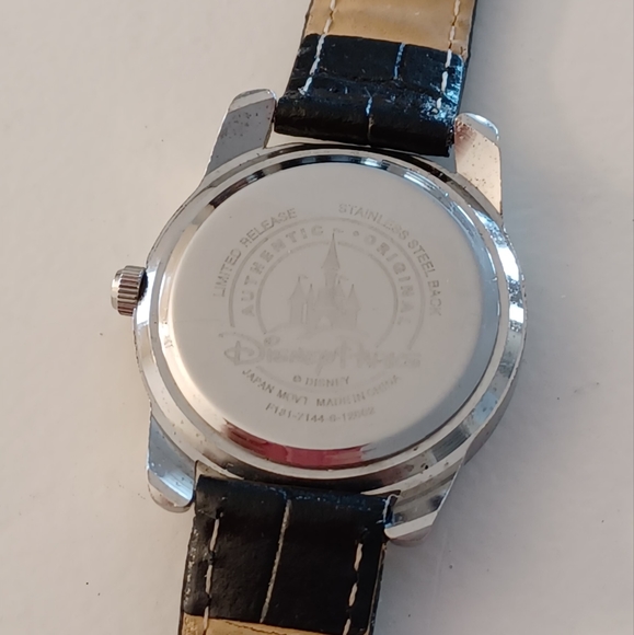 Authentic Limited Disney Mickey Mouse Watch - Picture 3 of 6